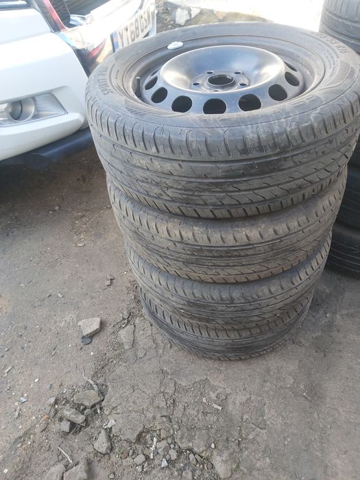 Оригинални джанти 16 цола с летни гуми за Фолксваген Кади 2016 година