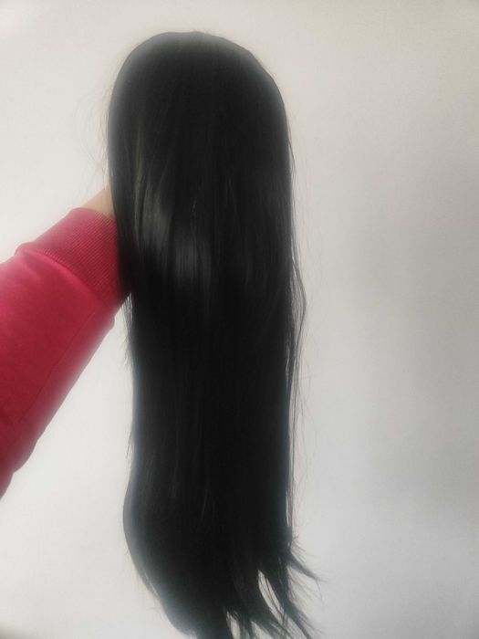 Нова черна перука, без бретон за 14€