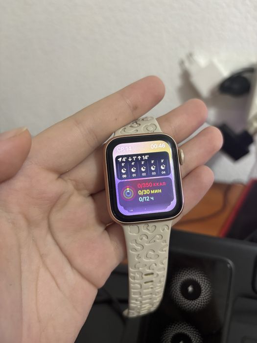 Продам apple watch se 40мм
