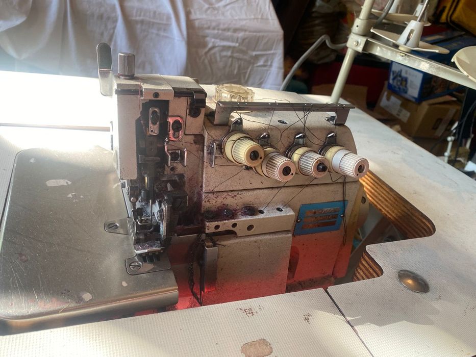 Mașină cusut liniara Juki