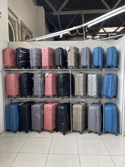 Чемоданы Пластиковые ударопрочные