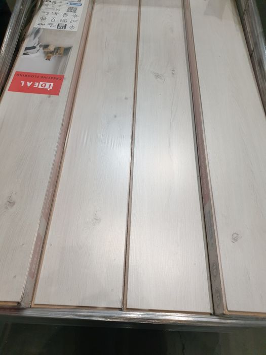 Продам ламинат срочно