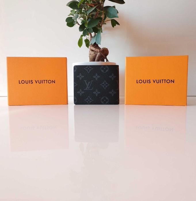 Louis Vuitton портфейли черни