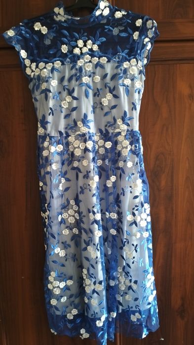 Нарядные платья, состояние новое