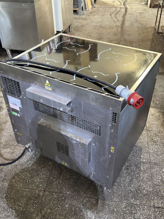 Професионална Индукционна Печка Falcon E3913i 4 Зони с Конвекционна Фурна 20kW