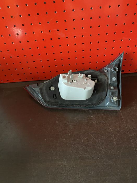 Stop stanga pe haion bec si led Toyota Auris Break an 2015-2018