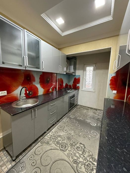 Продам шайхонтохир жангох  4 хона 5 этаж 9 этажлий дом