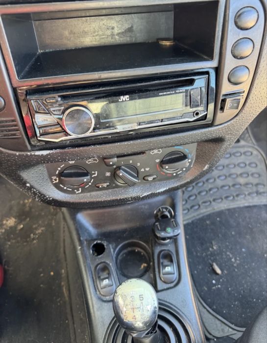 Продавам Citroen C3