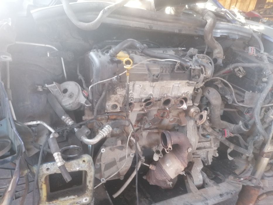 Piese zafira 1.9 cdti injectoare turbina uși aripi etc