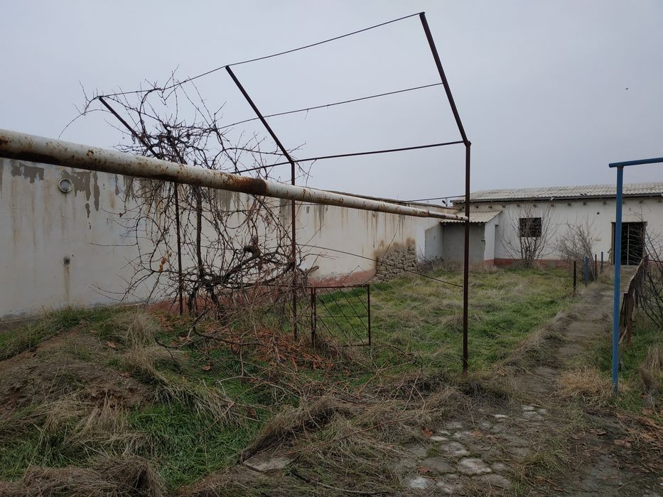 Саехатда Ховли сотилади. 47.000 келишамиз шахардан квартира керак