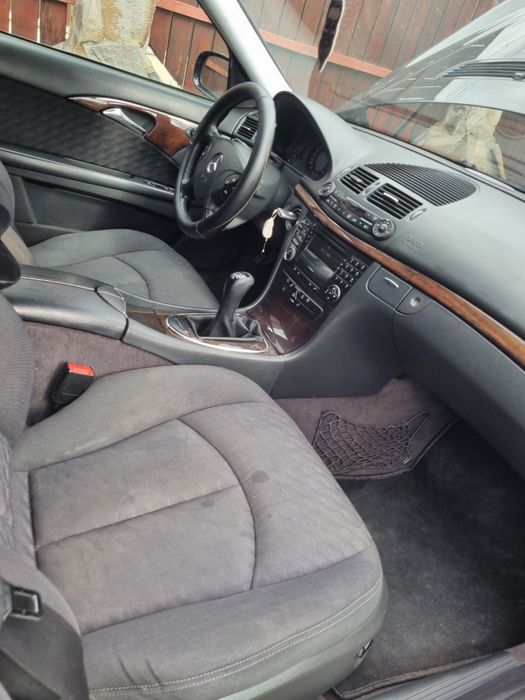 Vând Mercedes 2.7 motorină manuală