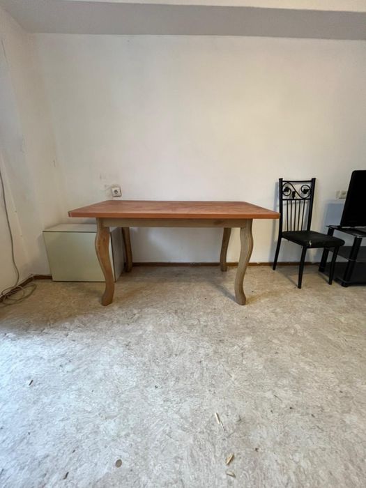 Стол обеденный деревянный