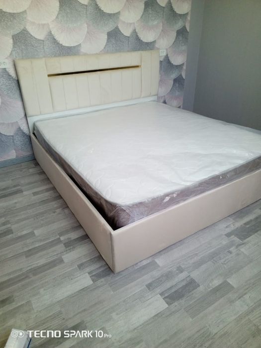 Двух Спалный Крават