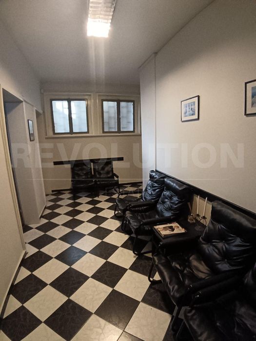 Тристаен апартамент в Центъра на София