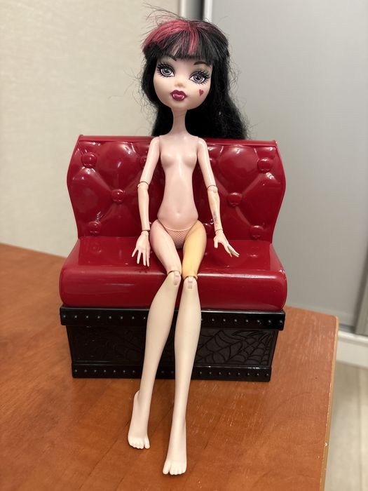 кукла Monster High Дракулаура серия Die-ner