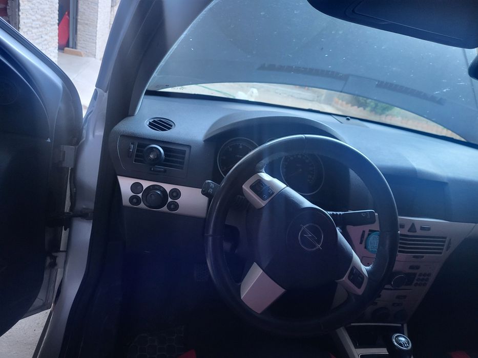 Opel astra h , piese disponibile