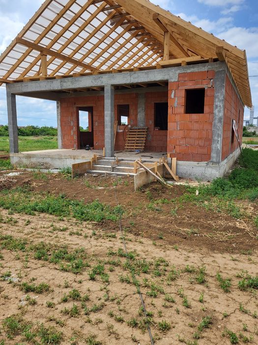 Casa pe parter -80 mp utili - Predare la alb