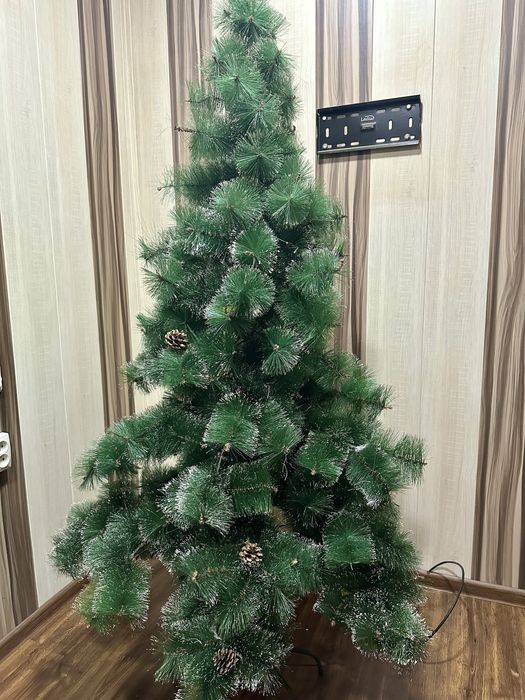 Елка новогодняя.