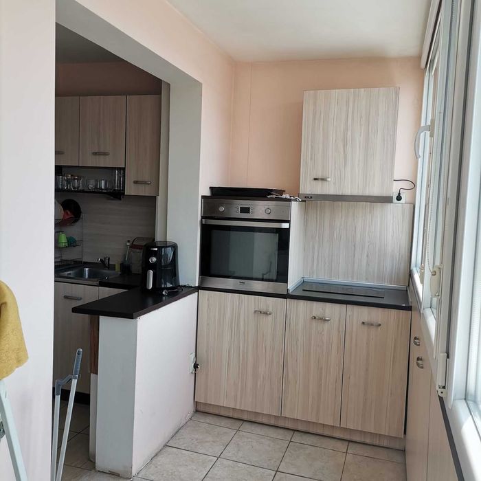 Четиристаен апартамент до стадион Спартак Варна