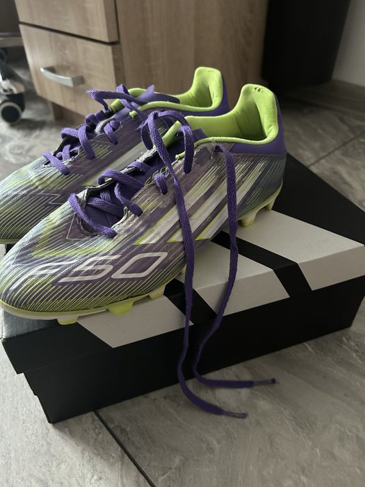 Vand ghete de fotbal f50