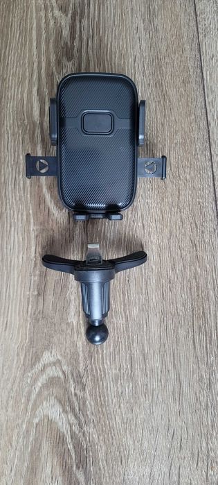 Держатель телефона в машине