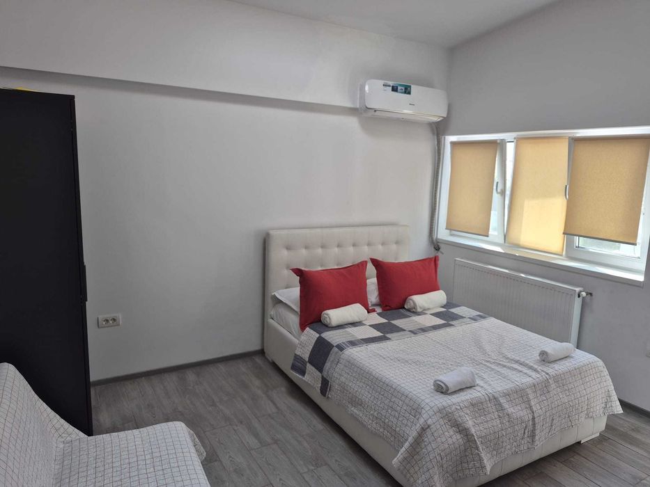 Studiouri+apartament complet utilate, str. Pescăruș-Faleză Nord, ideal studenți, centrale pe gaz, mobilier nou, wi-fi, bucătărie utilată, baie proprie