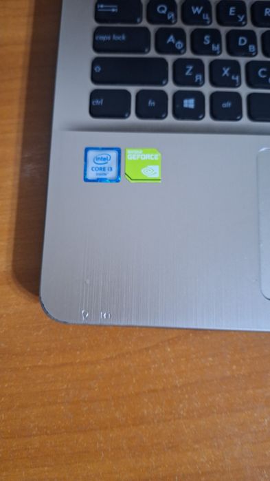 Ноутбук ASUS i3 core GeForce 920m