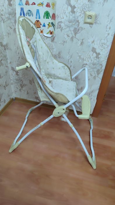 Отдам бесплатно детский стульчик для кормления