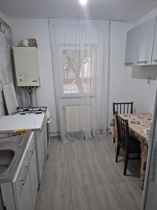 Închiriez apartament 2 camere