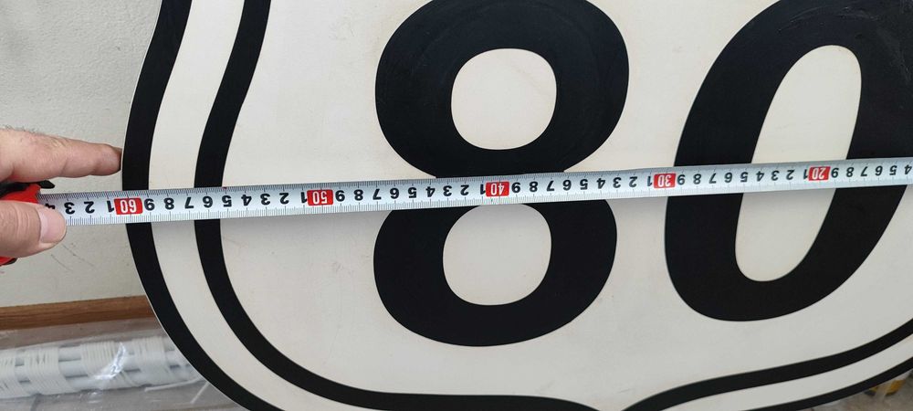 Рокерска радост,магистрален знак тип "Американски роуд" за декорация