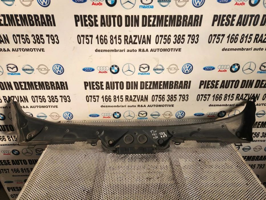 Grila Stergatoare Bmw F30 F31 Dezmembrez Bmw F30 Cod  - Dezmembrari Arad