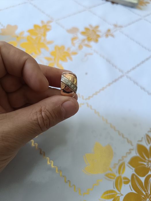 Продаю Обручальное кольцо