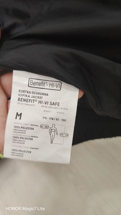 Geacă reflectorizantă profesională, ideală pentru sezonul rece,mărimea
