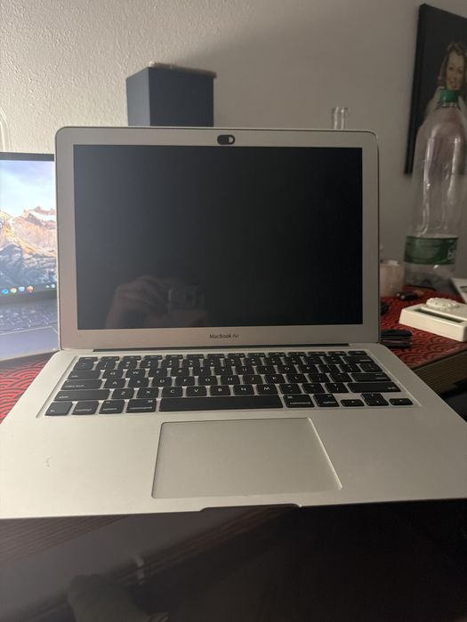 Apple macbook air 15, i5, 8 gb ram