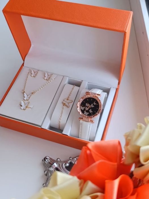 Подарочный набор, комплект бижутерии: часы, цепочка, кольцо, серьги...