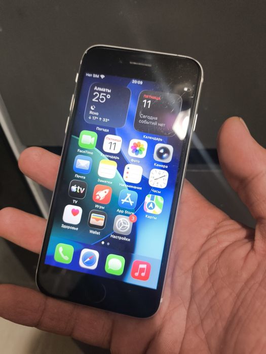 Продам iPhone SE первое поколение
