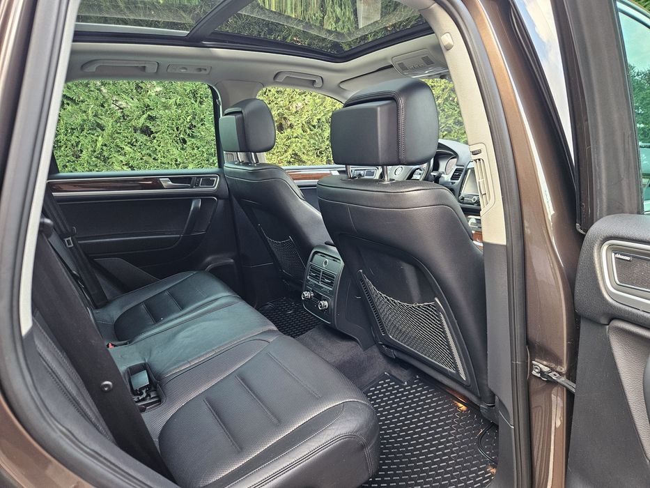 Vw touareg 3.0 tdi,239 cp,moca braun,xenon-led,panorama,piele,distronic, ventilatie scaune etc..