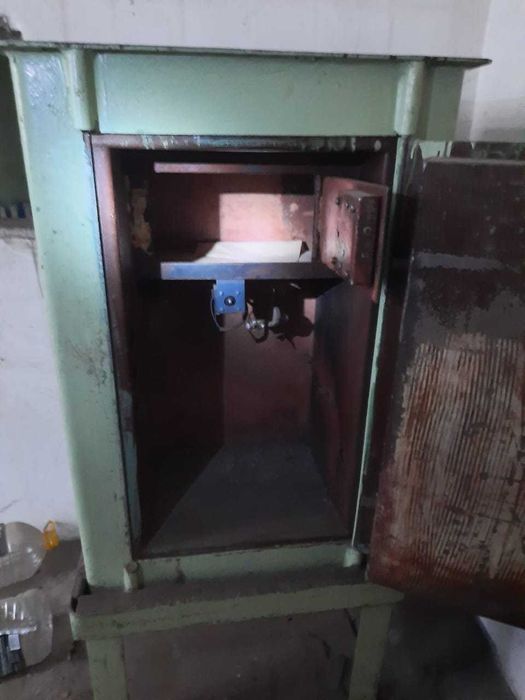 Продам сейф бронированный б/у  0.9×0.6×0.4