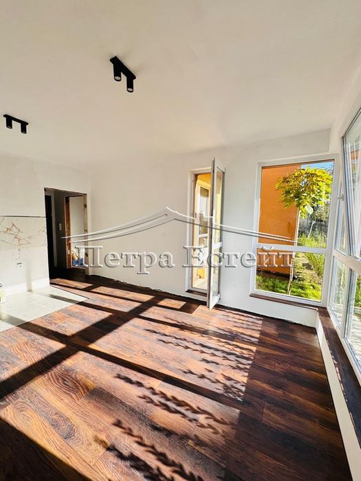 Продава се Двустаен апартамент в Варна, м-т Пчелина - 75 кв.м за 1187 €/кв.м - Снимка #7