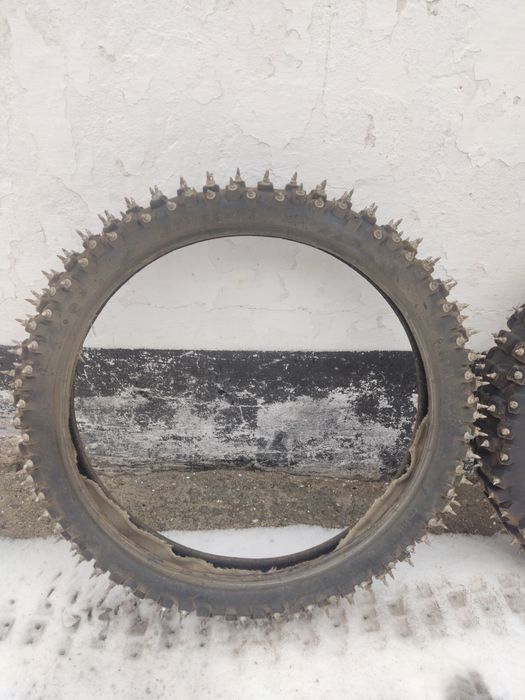 Продам зимние покрышки на мотоцикл