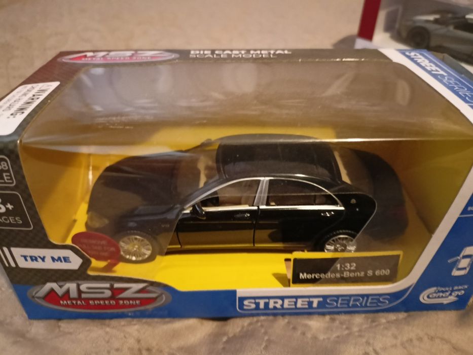 Метални колички 1/32