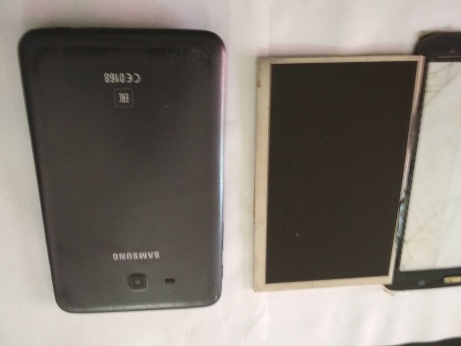Продам Планшет на запчасти Samsung Gelaxy Tab 4.