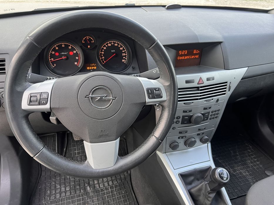 Opel astra h 2013 cu doar 100.000 km reali