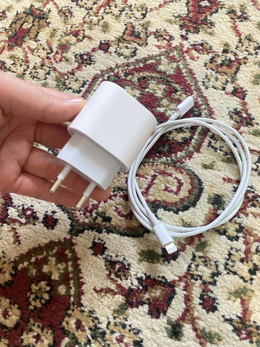 Зарядка оригинал на Айфон