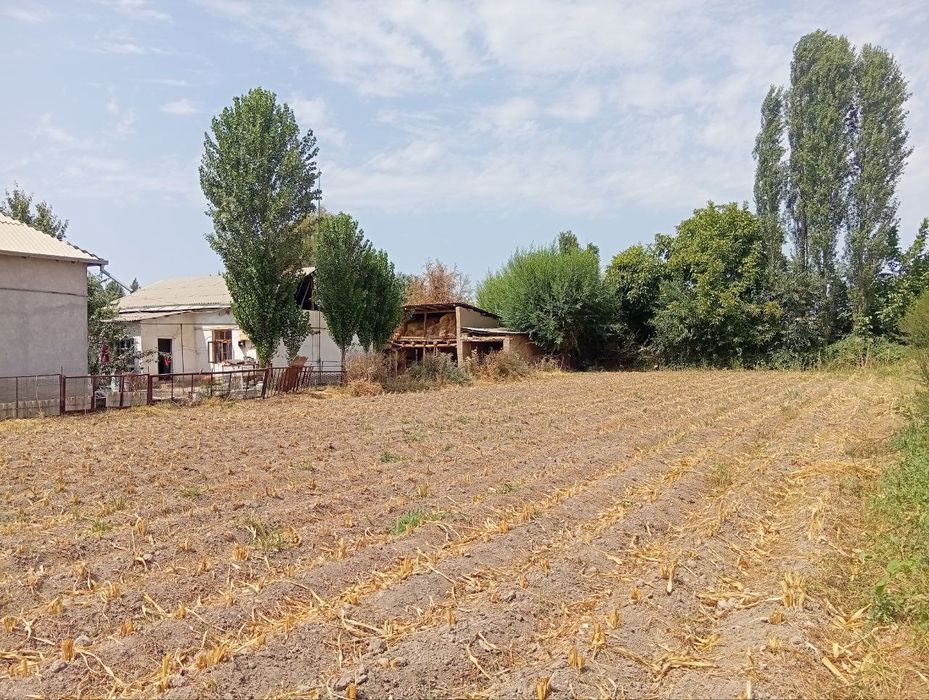 Участка сотилади