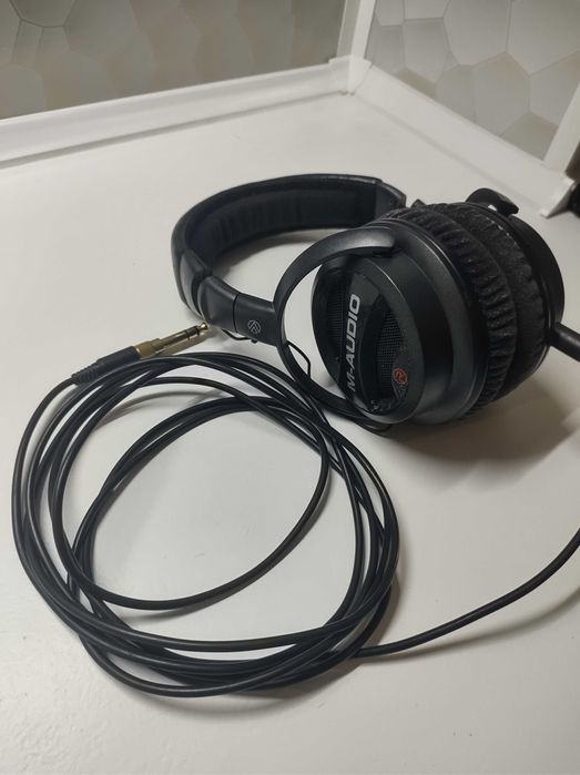 Слушалки M-audio Studiophile Q40