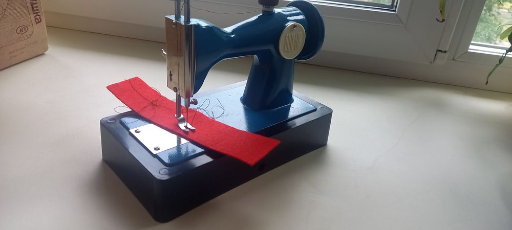 Швейная машинка детская СССР