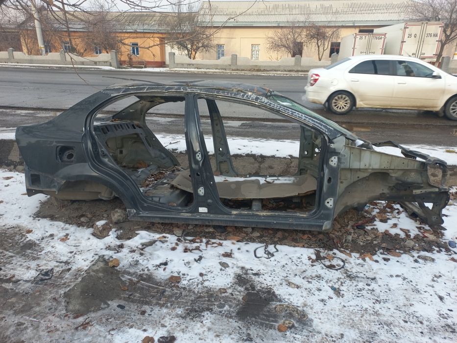 Neksa 3kuzif eshlari bor b/u