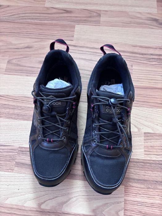 SKECHERS outdoor waterproof
