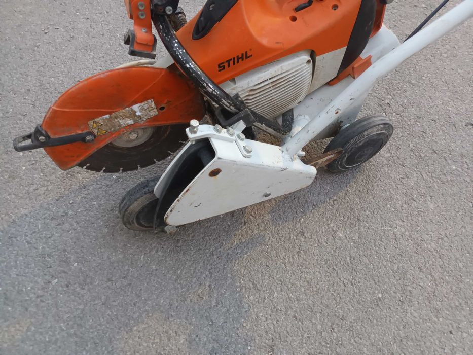 Stihl TS 410 - ръчен бензинов фугорез със количка